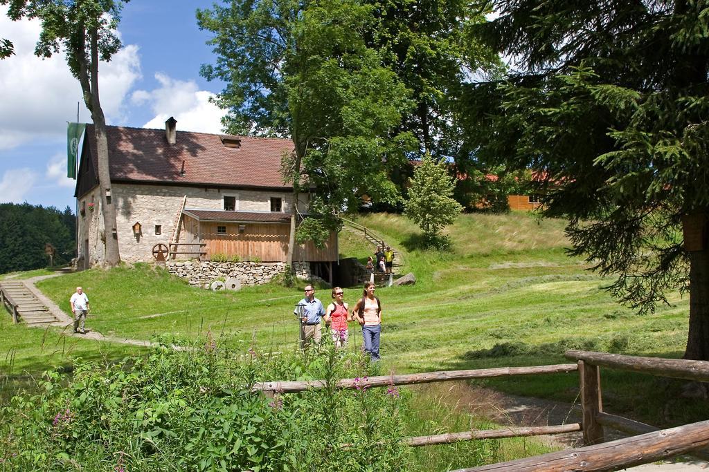 Zum Schwarzen Baeren Hotel Vohenstrauss Eksteriør billede